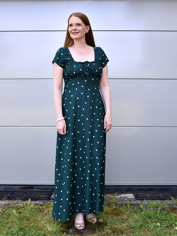 KATRICE 36 Gerafftes VT Maxilänge Vorne1