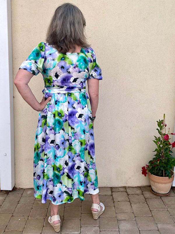 Katrice 44 Vorn Blau Gruen Ruecken