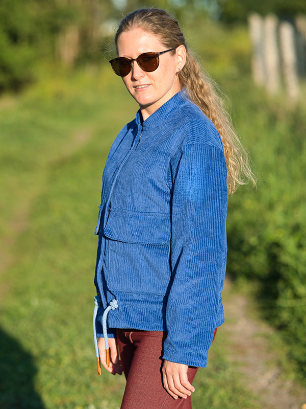 BESS 36 Cord Blau Seitlich