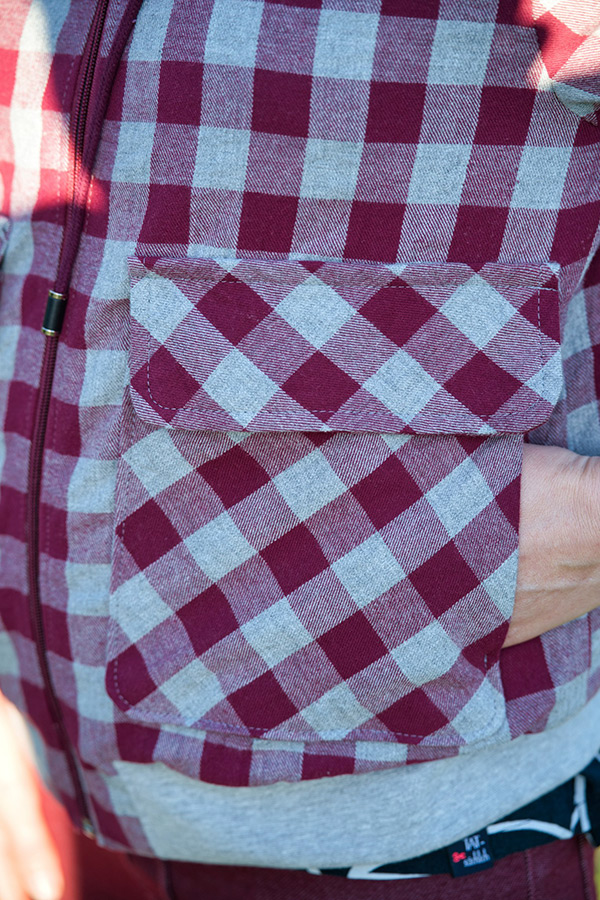 BESSA 36 Karriert Taschendetail