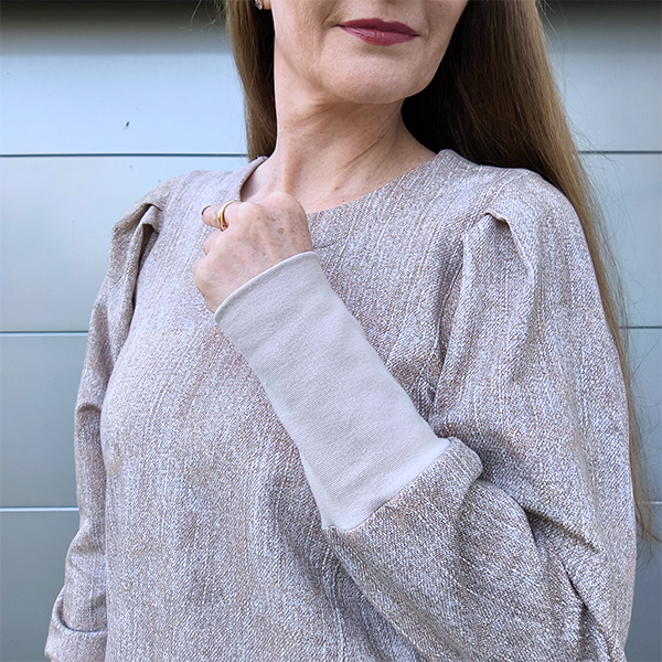 ALIRA 36 Langes Ärmelbündchen Detail