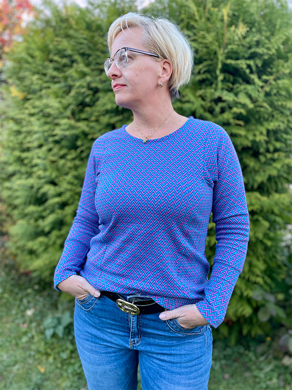 ALIRA 42 Blau Glatt Seitlich