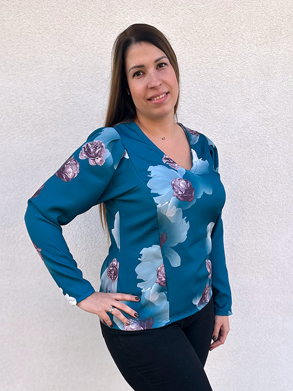 ALIRA 44 46 Blau V Ausschnitt