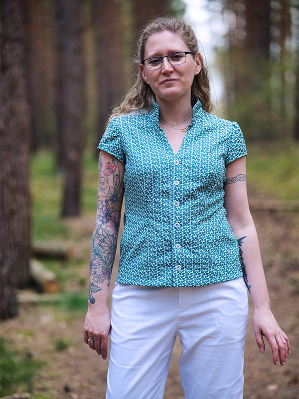 NAIRA 38 Var A, Kragen, Ärmel, Kurz, Grün