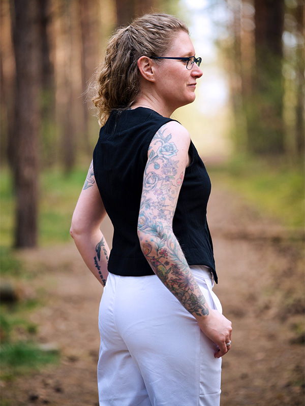 NAIRA 38 Var B Schwarz Ruecken