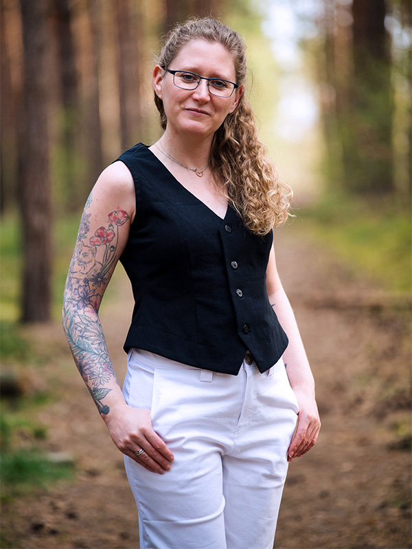 NAIRA 38 Var B Schwarz