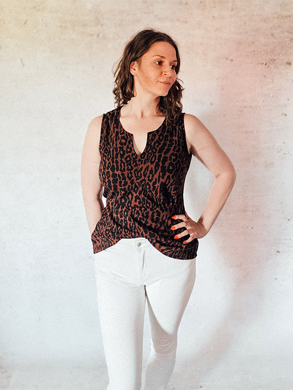 Morgane 42 Bluse ärmellos