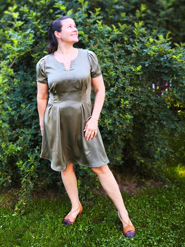 Morgane 42 Satin Moosgrün