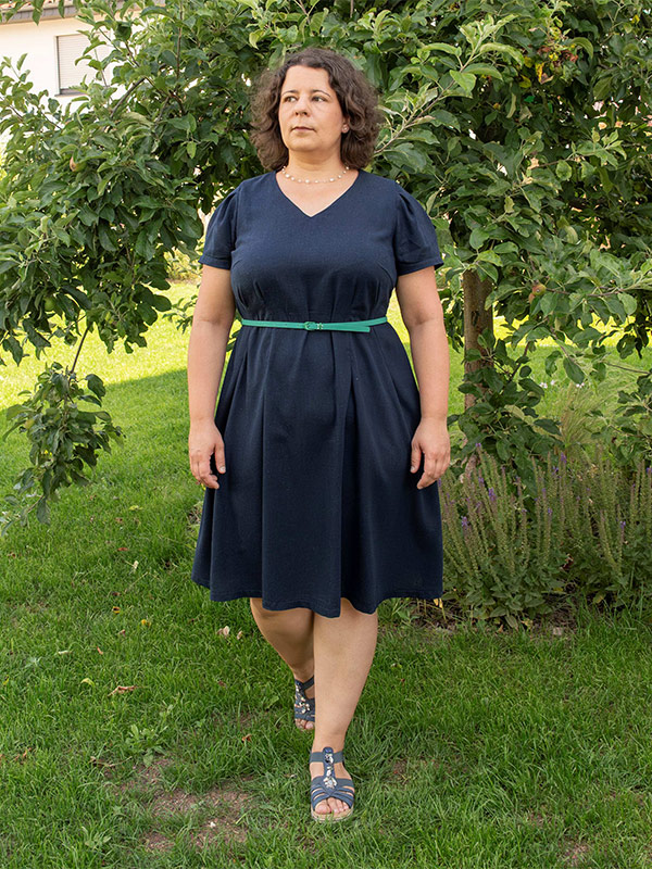 Morgane 44 48 P Dunkelblau Viskoseleinen