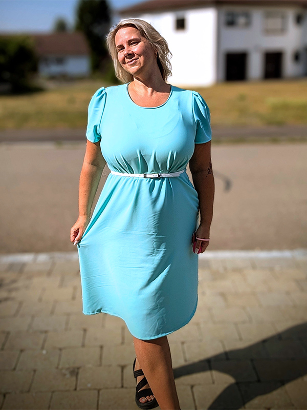 Morgane 46 Türkis Faltenärmel