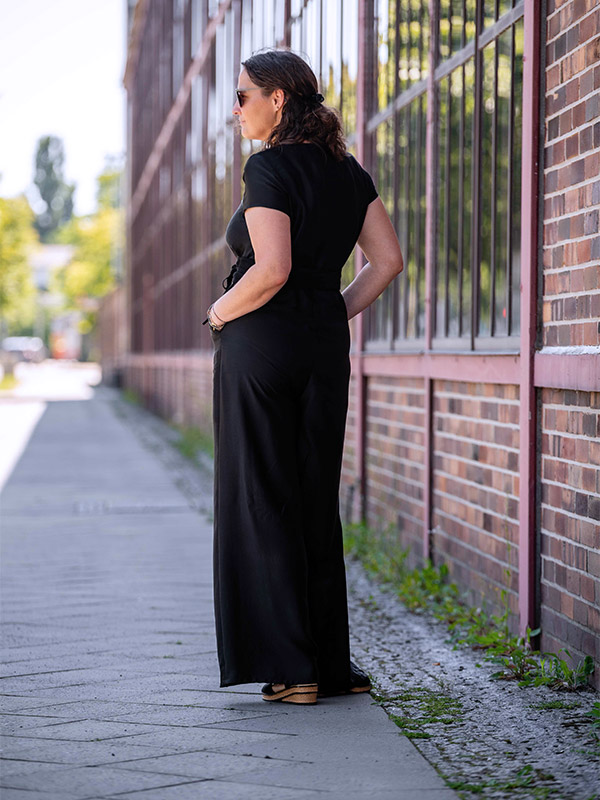 Enora 42 Schwarz Hinten